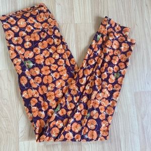 NWOT Leggings • Fall Leggings One size • Peach leggings